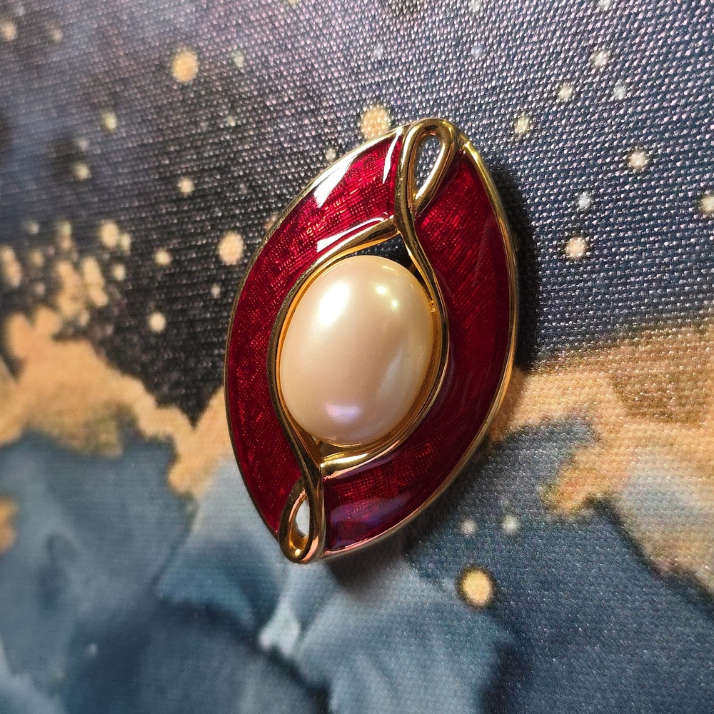 Red Enamel Eye Shaped Brooch